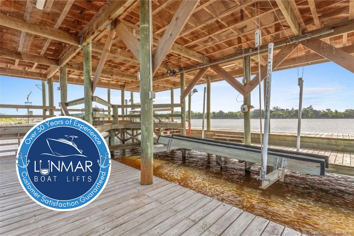 Voted Most Popular Boat Lifts at Lunmar Boat Lifts